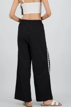 Palnaton amplio lineo con ondas