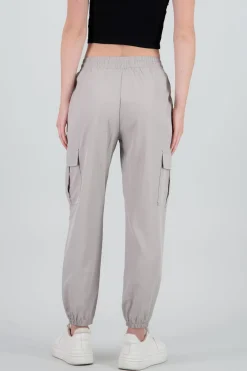 Pantalón Cargo Monocolor Bolsas