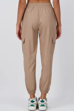 Pantalón Cargo Monocolor Bolsas