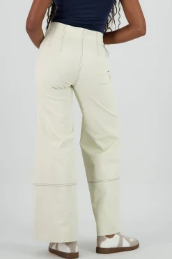 Pantalon amplio contraste costura