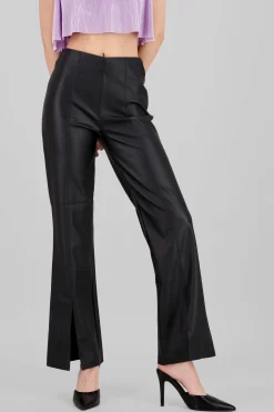 Pantalon amplio detalle costura