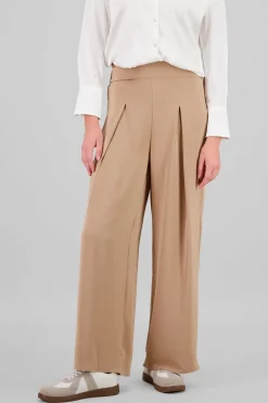 Pantalon amplio detalle pinza liso