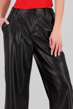 Pantalon amplio efecto piel