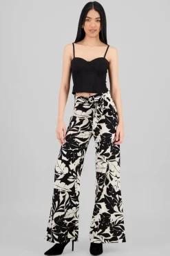 Pantalon amplio tropical detalle laso