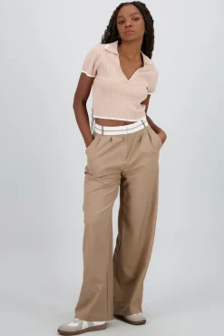 Pantalon con pretina contraste