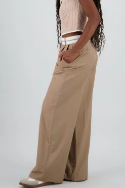 Pantalon con pretina contraste