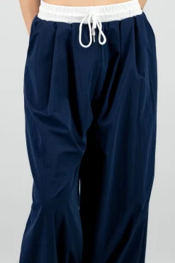 Pantalon contraste pretina