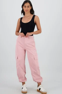 Pantalon detalle pretina boton forrado