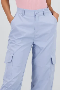 Pantalon detalle pretina boton forrado