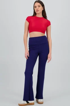 Pantalon flare liso detalle dobles