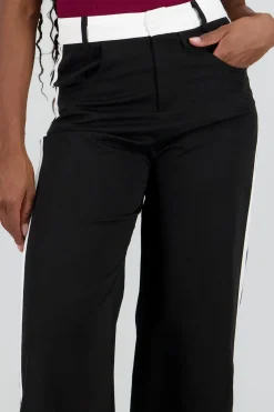 Pantalon fluido detalle contraste franja