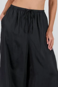 Pantalon fluido detalle jareta