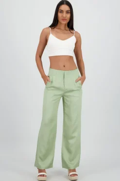 Pantalon fluido detalle pinzas