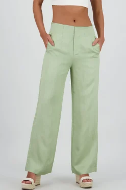 Pantalon fluido detalle pinzas