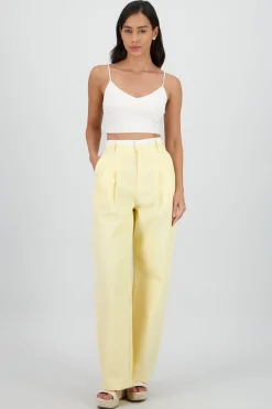 Pantalon recto detalle contraste pretina