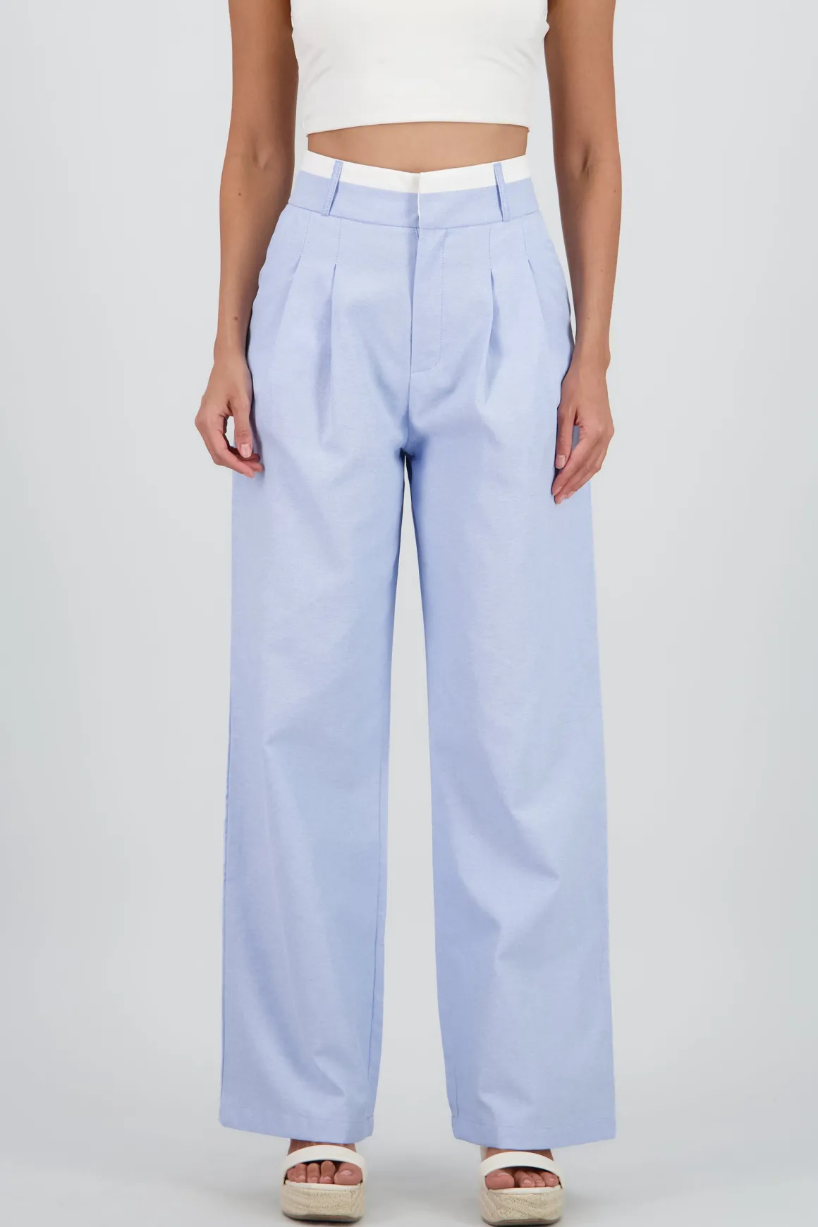 Pantalon recto detalle contraste pretina