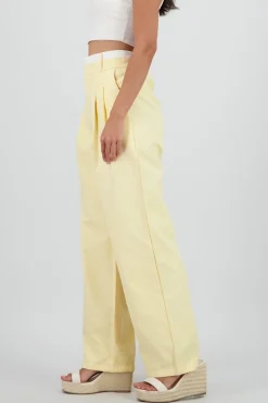 Pantalon recto detalle contraste pretina