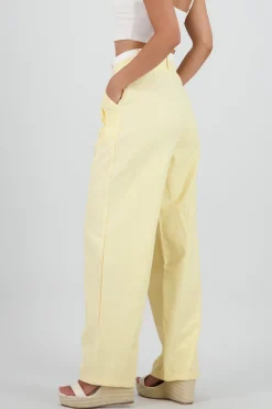 Pantalon recto detalle contraste pretina