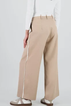 Pantalon recto detalle contraste