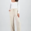 Pantalon recto liso detalle resorte jareta