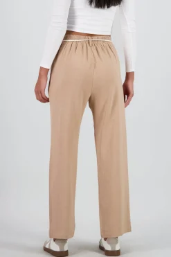 Pantalon recto liso detalle cinturon