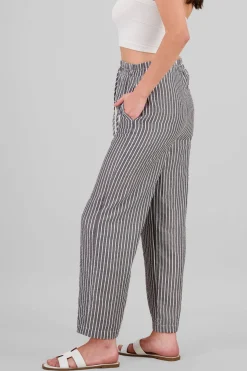 Pantalon recto rayas detalle textura