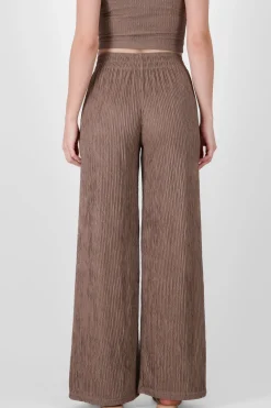 Pantalon textura resorte