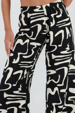 Pantalon wide leg estampado abstracto