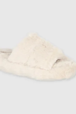 Pantufla cozy peep toe