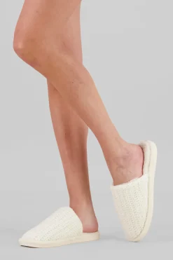 Pantufla mula tejida