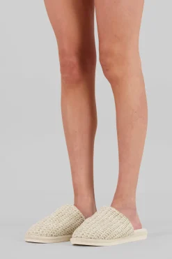 Pantufla mula tejida