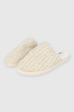 Pantufla mula tejida