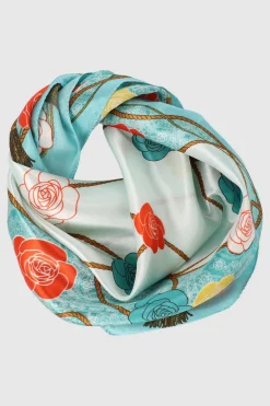 Pañuelo flores detalle