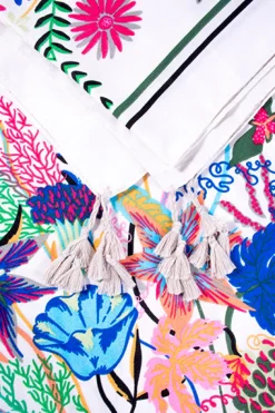 Pañuelo flores tassels