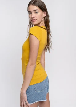 Playera manga corta cuello v