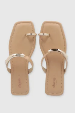 Sandalia mula detalle metal