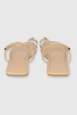 Sandalia mula detalle metal