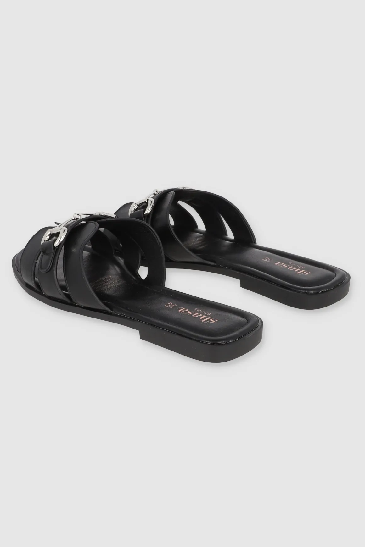 Sandalia mula hebilla aberturas