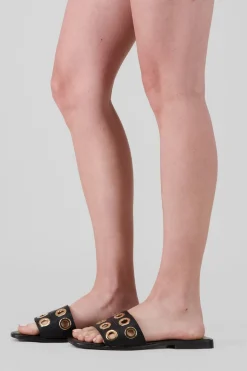 SANDALIA PALA OJILLOS