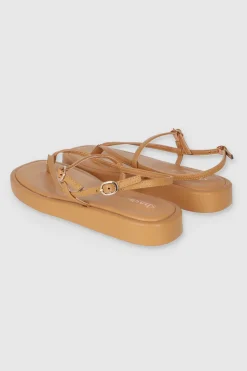 Sandalia plataforma tiras delgadas pata de gallo