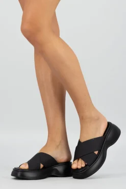 Sandalia suela ancha tiras cruzadas