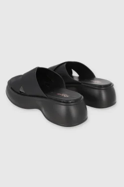 Sandalia suela ancha tiras cruzadas