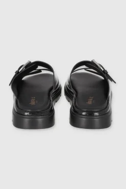 Sandalia suela dentada dos tiras hebillas