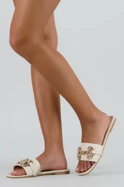 Sandalia tira ancha aplicación eslabon grande