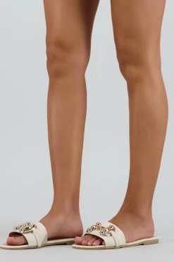 Sandalia tira ancha aplicación eslabon grande