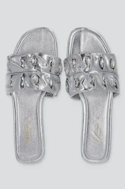 Sandalia tira ancha pliegues gemas grandes