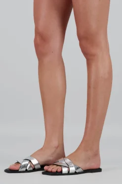 Sandalia tiras anchas entrelazadas