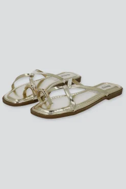 Sandalia tiras delgadas metálicas detalle dedo