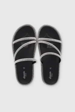 Sandalia triple tira brillos borde