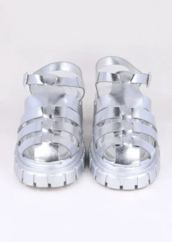 Sandalias cangreja metálica